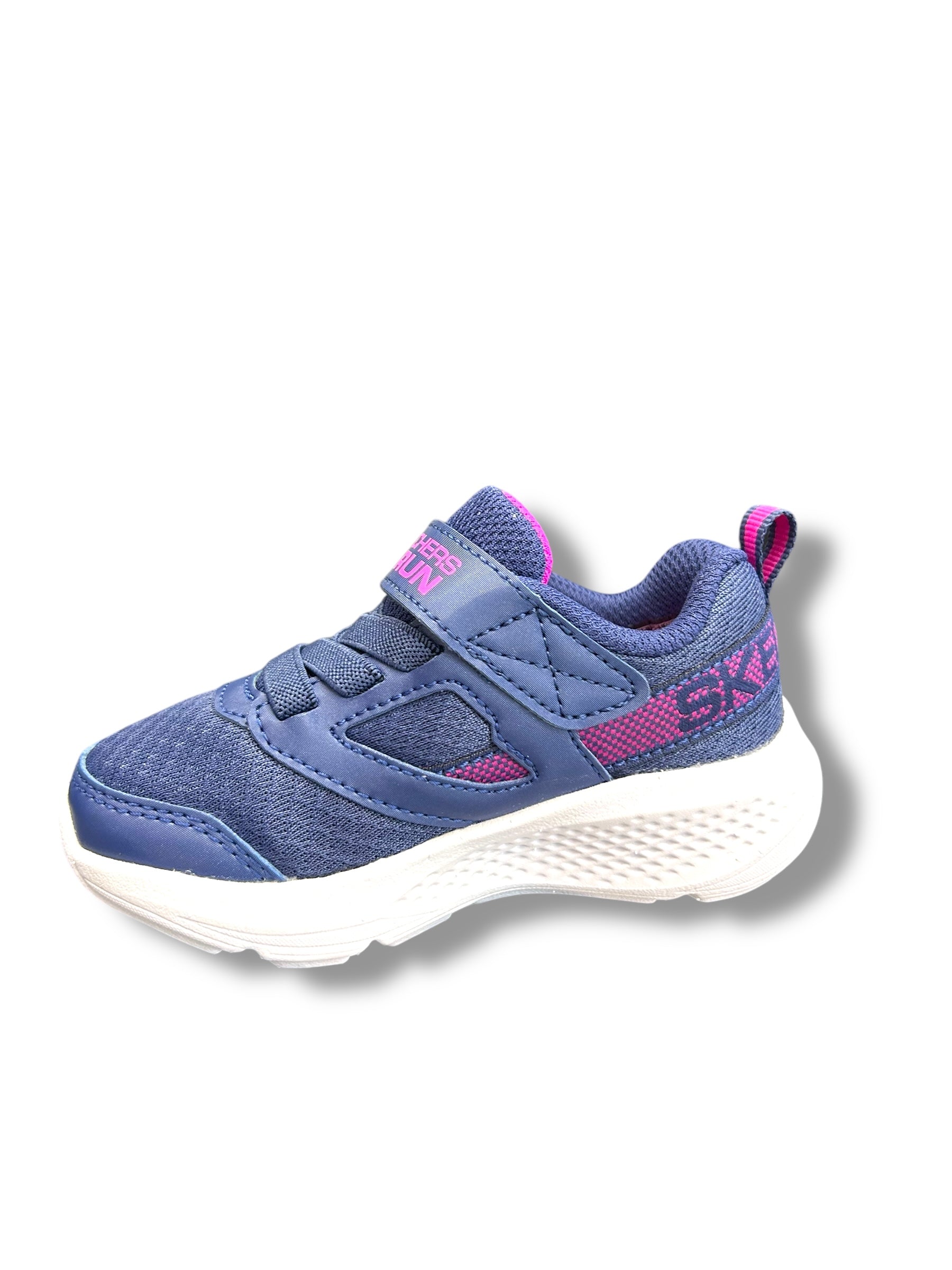 Skechers - Girls navy runner - Sporty spectacular.