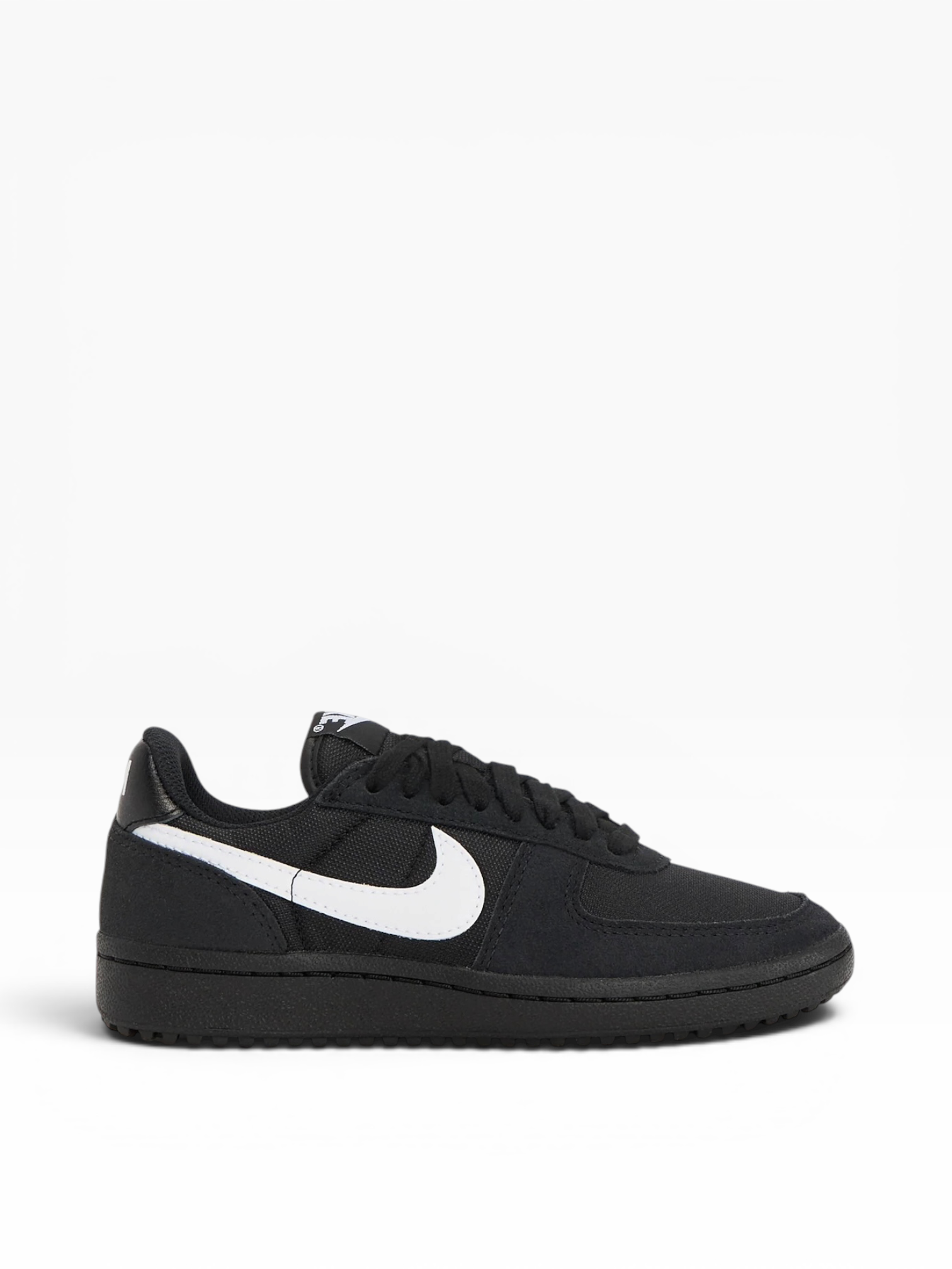 Nike - Black & white shoe