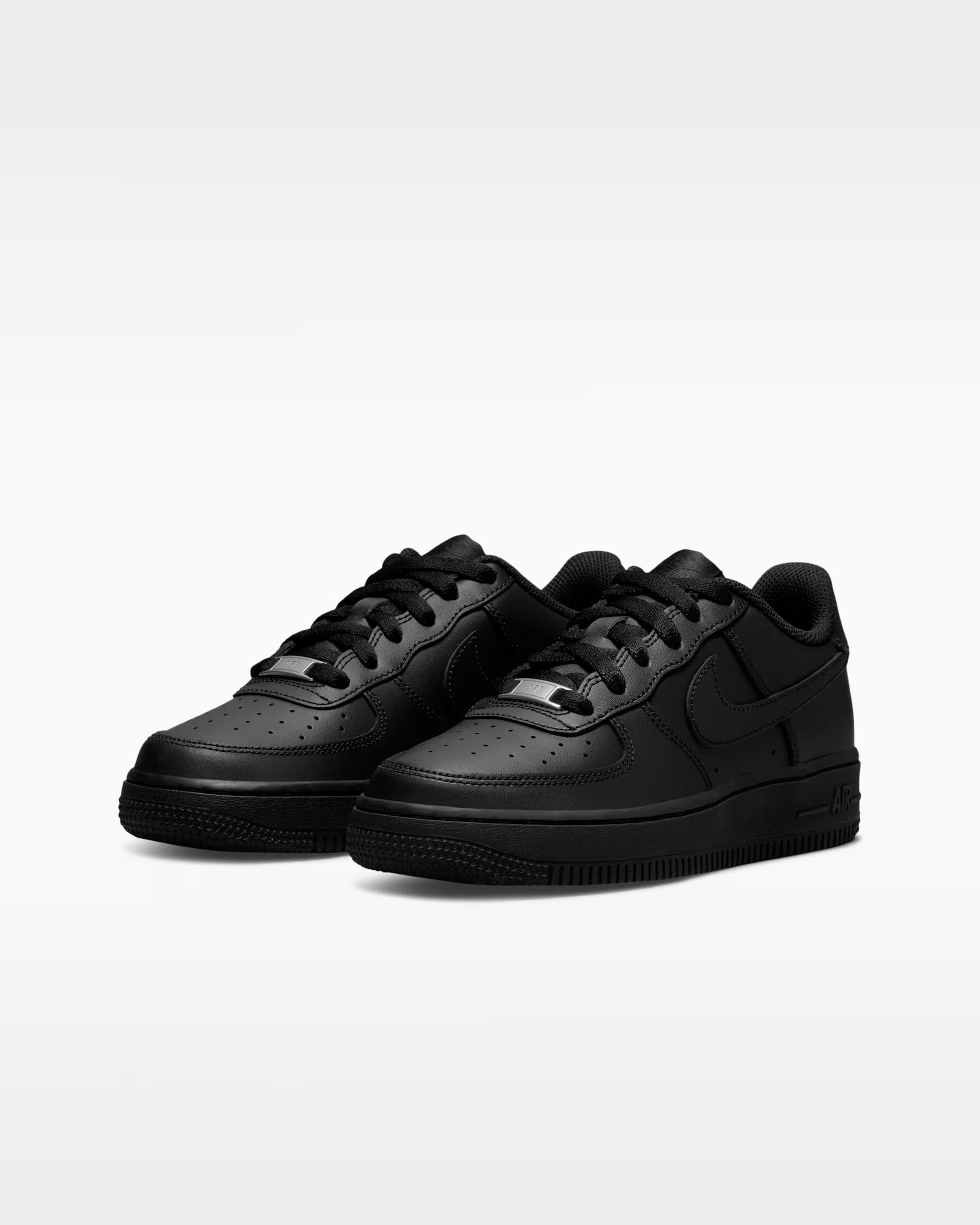Nike - Men’s black shoe - Air Force 1 ‘ 07