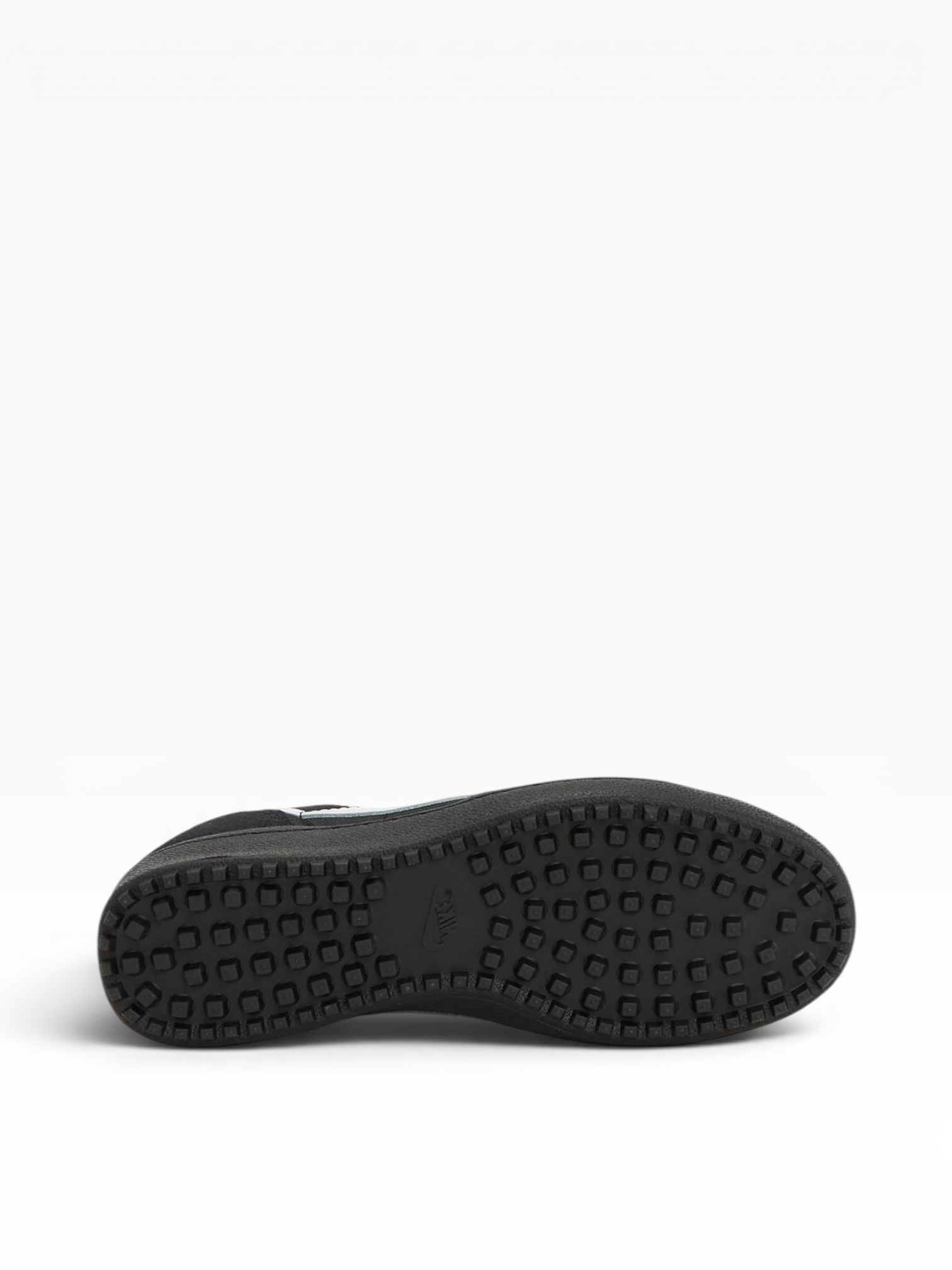 Nike - Black & white shoe