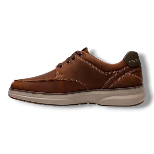Clarks - Mens brown leather shoe - Mullen Moc