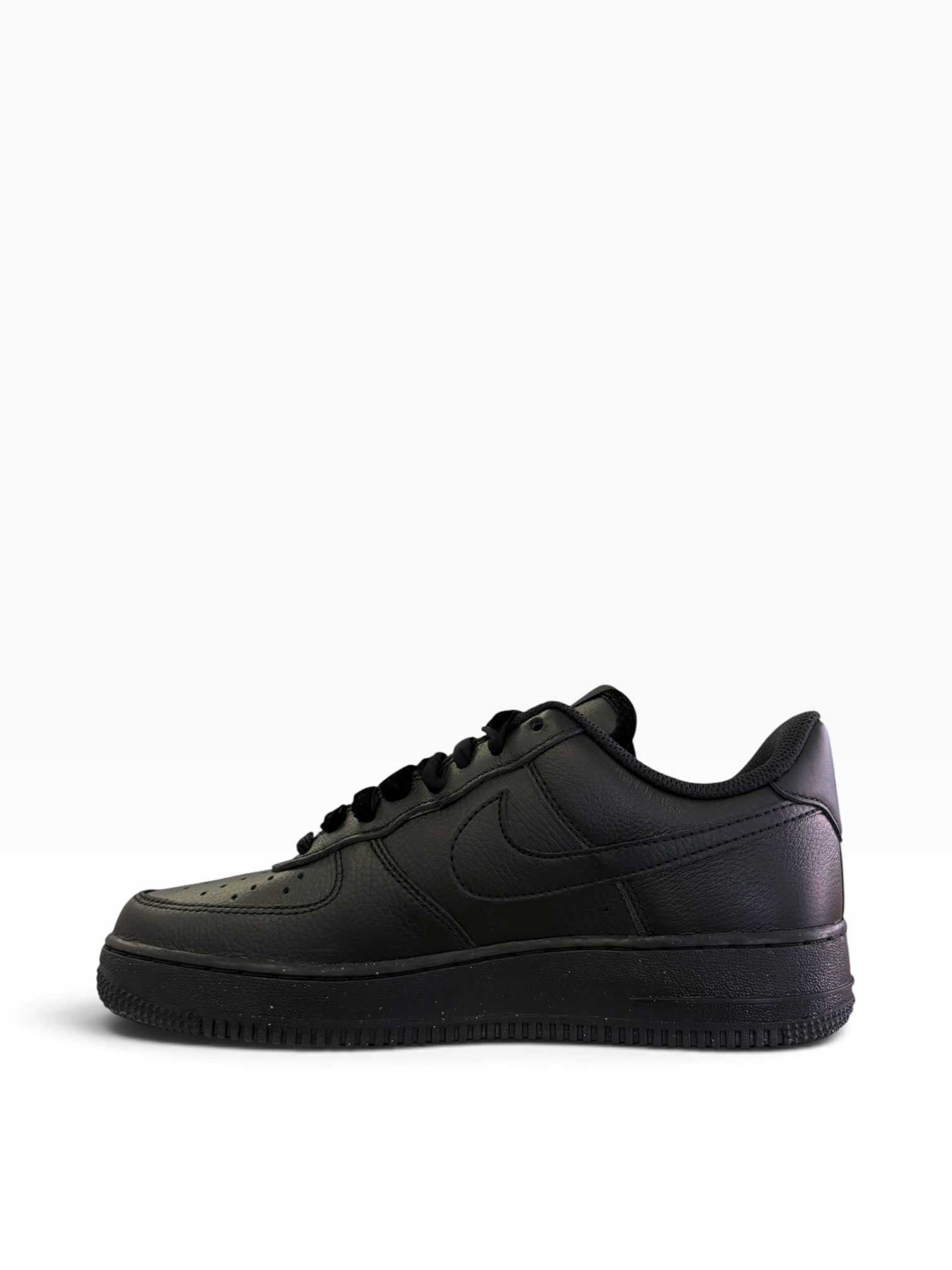Nike - Girls black shoe - Air force 1’07 vintage