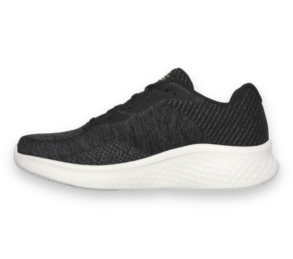 Skechers - Mens black runner - Foregrove